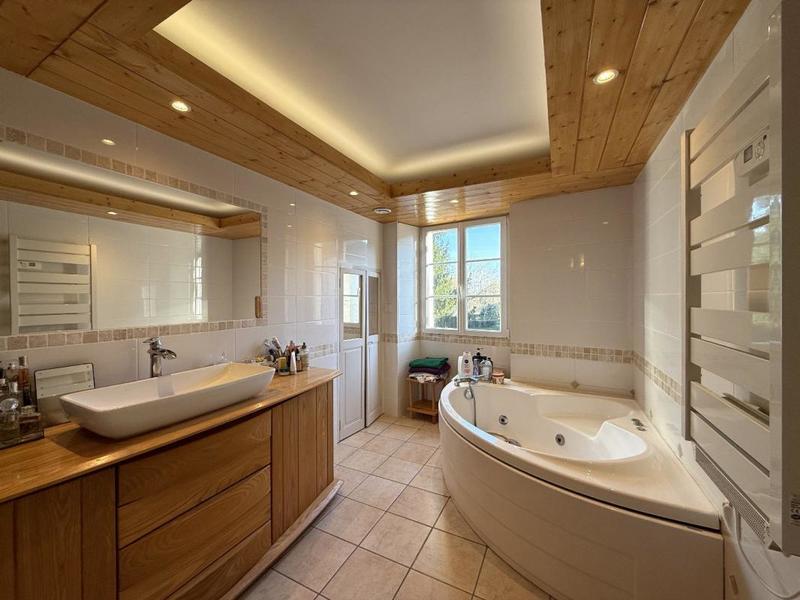 Château - 345 m² - 13 pièces