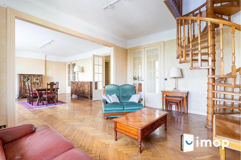 Appartement bourgeois - 195 m² - 5 pièces