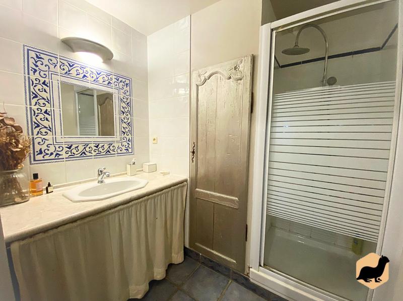 Maison - 300 m² - 8 pièces