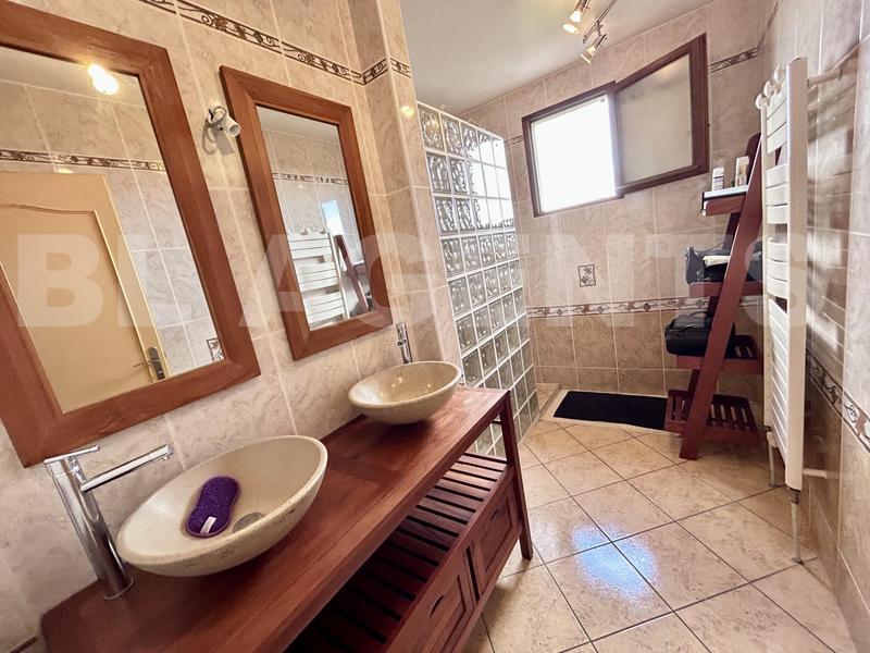 Maison traditionnelle - 115 m² - 6 pièces