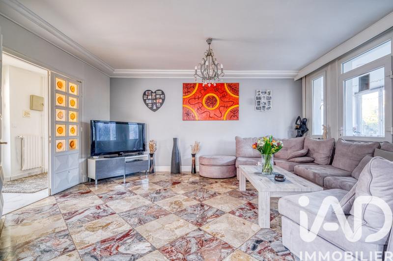 Maison - 218 m² - 9 pièces