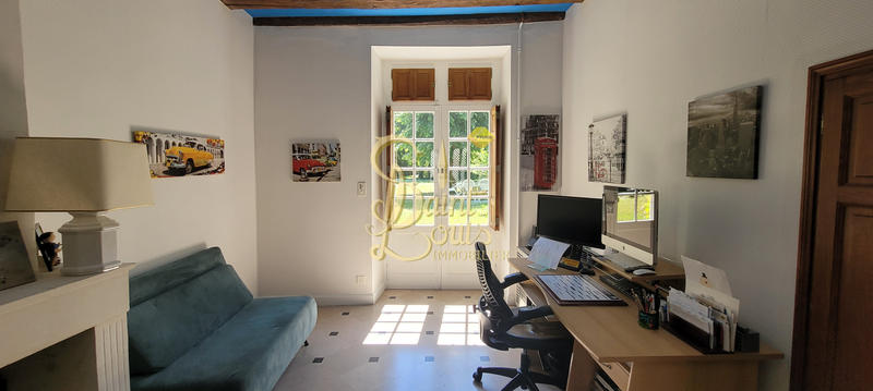 Maison - 300 m² - 7 pièces