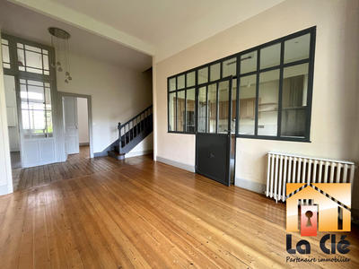 Maison - 189 m² - 8 pièces