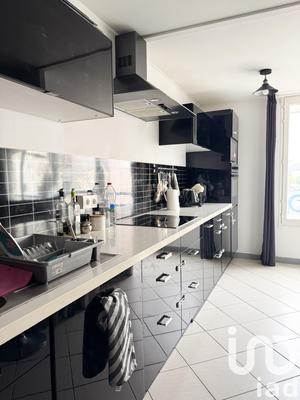 Appartement - 93 m² - 5 pièces