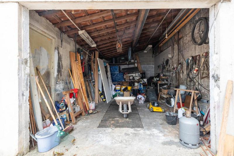 Maison - 220 m² - 6 pièces