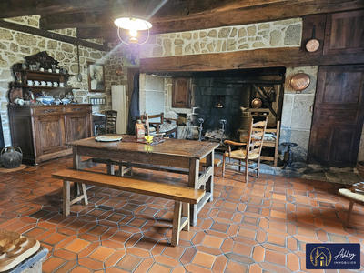 Maison ancienne - 218 m² - 7 pièces