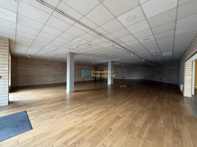 Local commercial - 262 m²