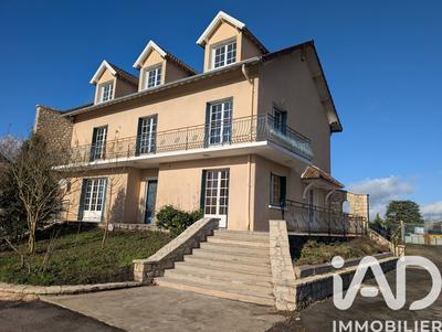 Maison - 184 m² - 8 pièces