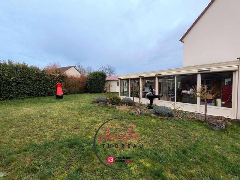 Maison - 202 m² - 9 pièces