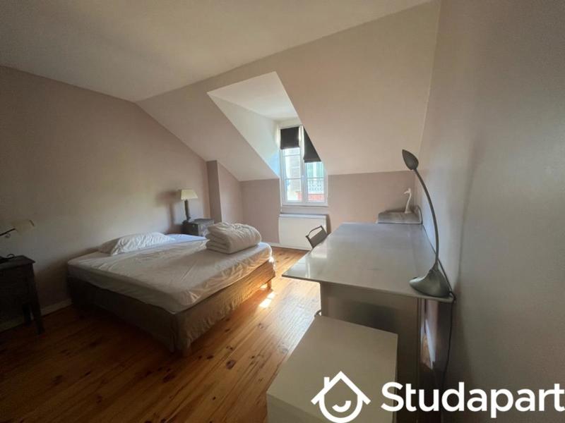 Chambre - 13 m² - 1 pièce