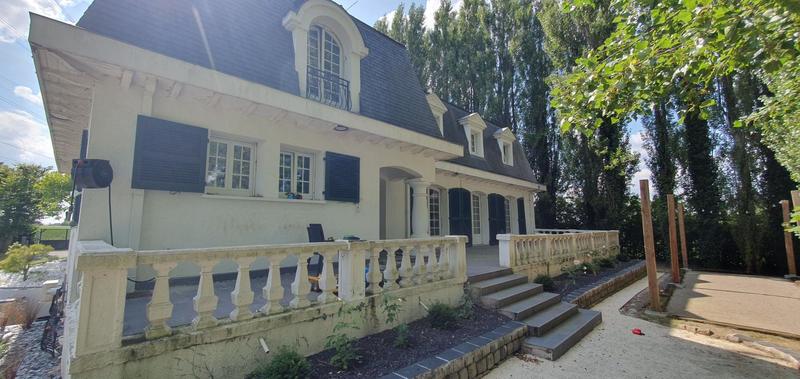 Maison - 205 m² - 4 pièces