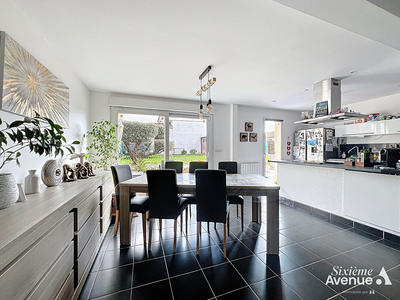 Maison - 95 m² - 5 pièces