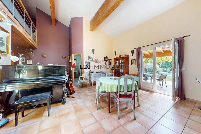 Villa - 183 m² - 4 pièces