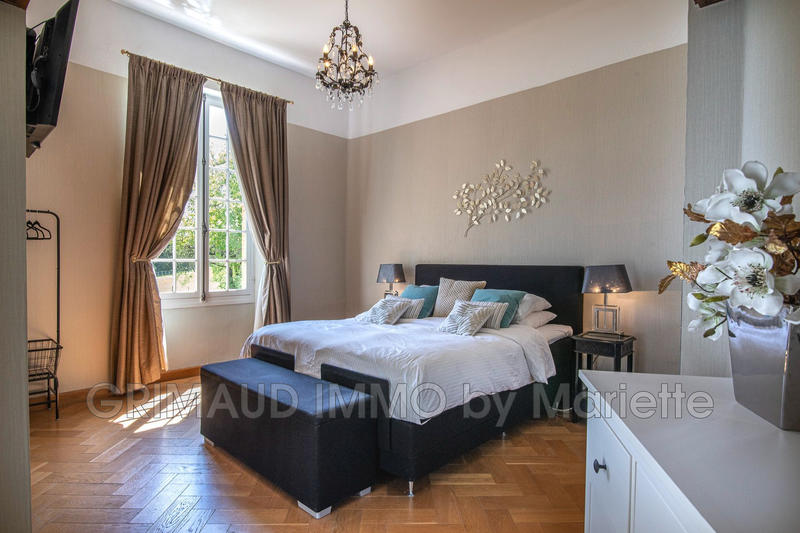 Maison - 740 m² - 17 pièces