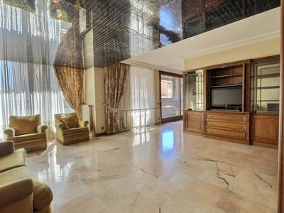 Appartement - 205 m² - 7 pièces