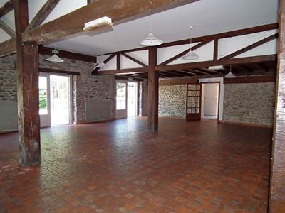 Maison - 996 m² - 22 pièces