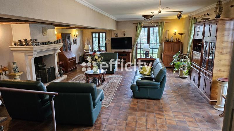 Maison - 233 m² - 8 pièces