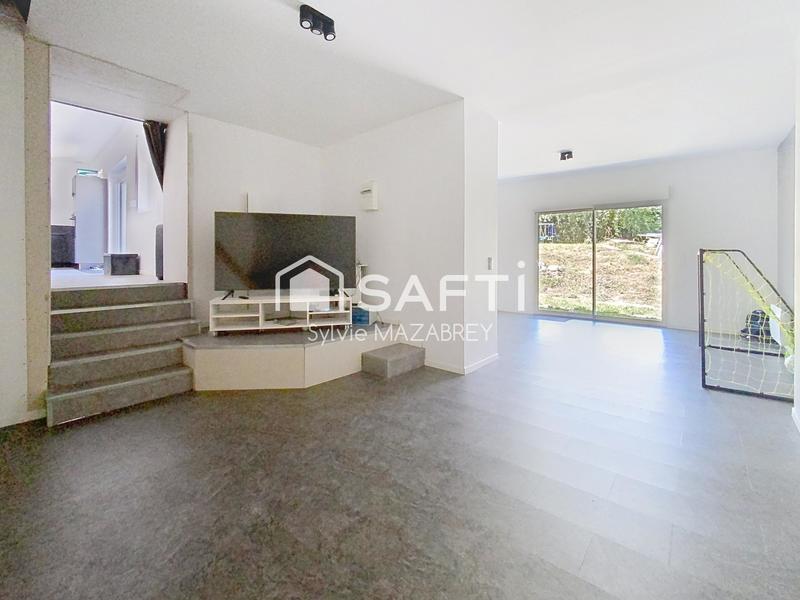 Maison - 135 m² - 4 pièces