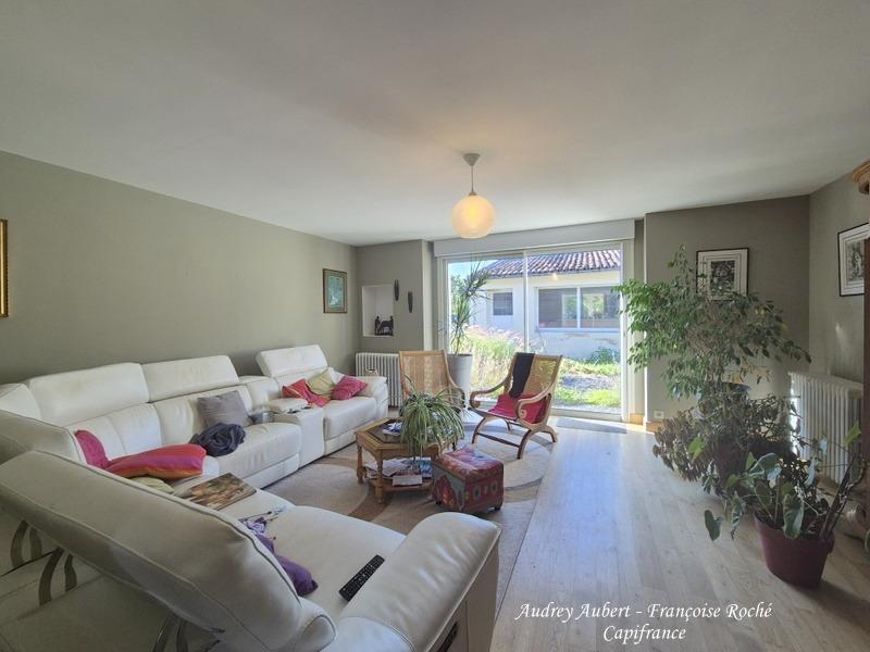 Maison - 156 m² - 9 pièces