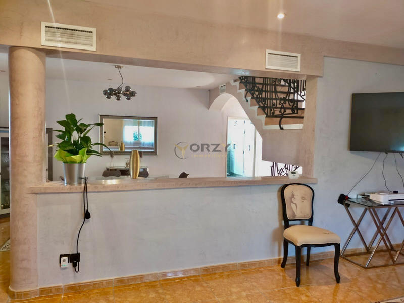 Villa - 270 m² - 7 pièces