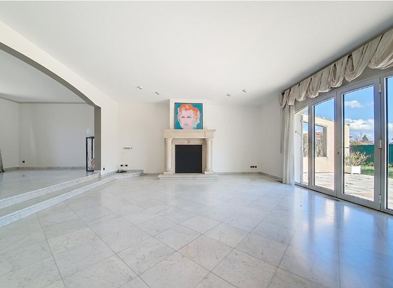 Maison - 227 m² - 5 pièces