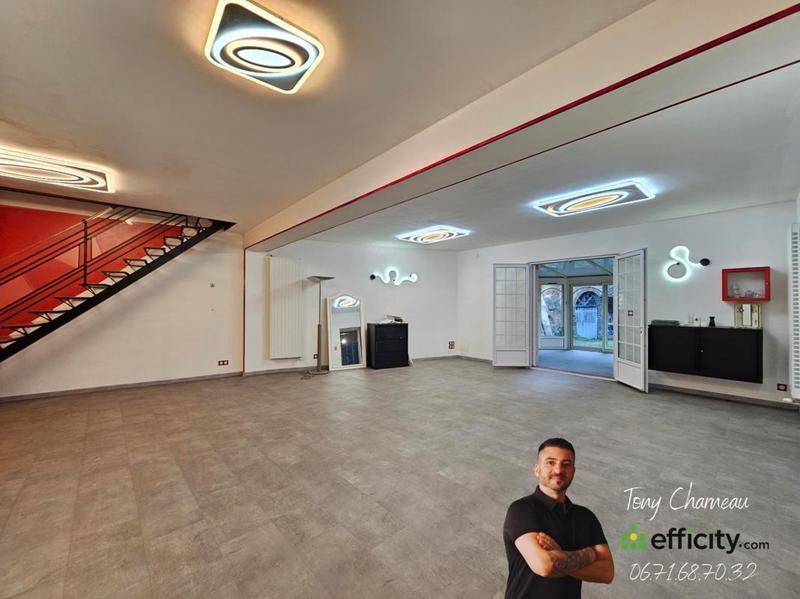 Maison - 280 m² - 6 pièces