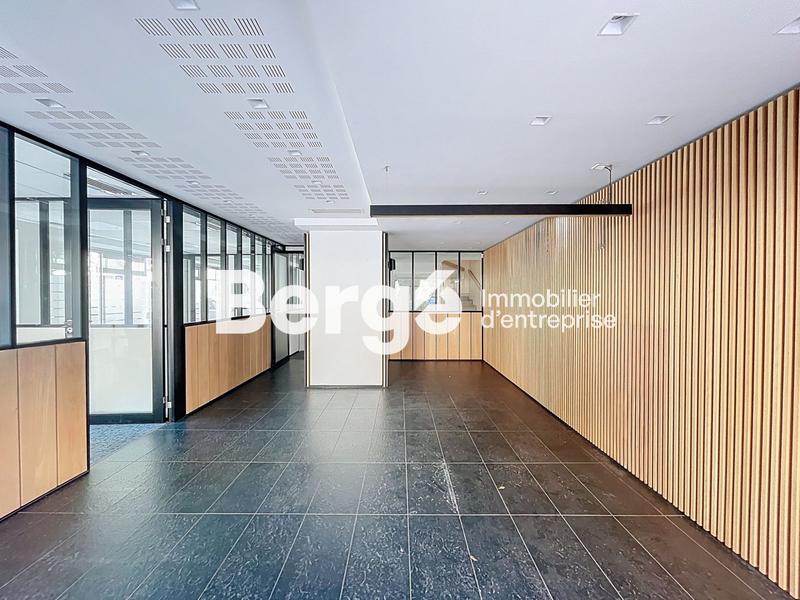 Local commercial - 90 m² - 5 pièces