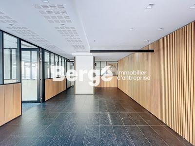 Local commercial - 90 m² - 5 pièces