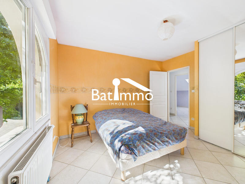 Maison - 211 m² - 7 pièces