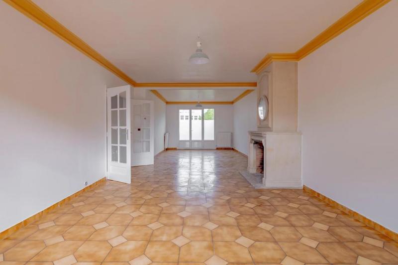 Maison - 280 m² - 10 pièces