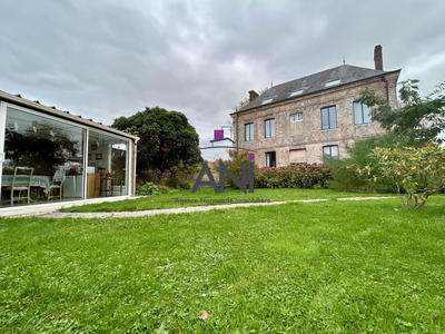 Maison - 205 m² - 9 pièces