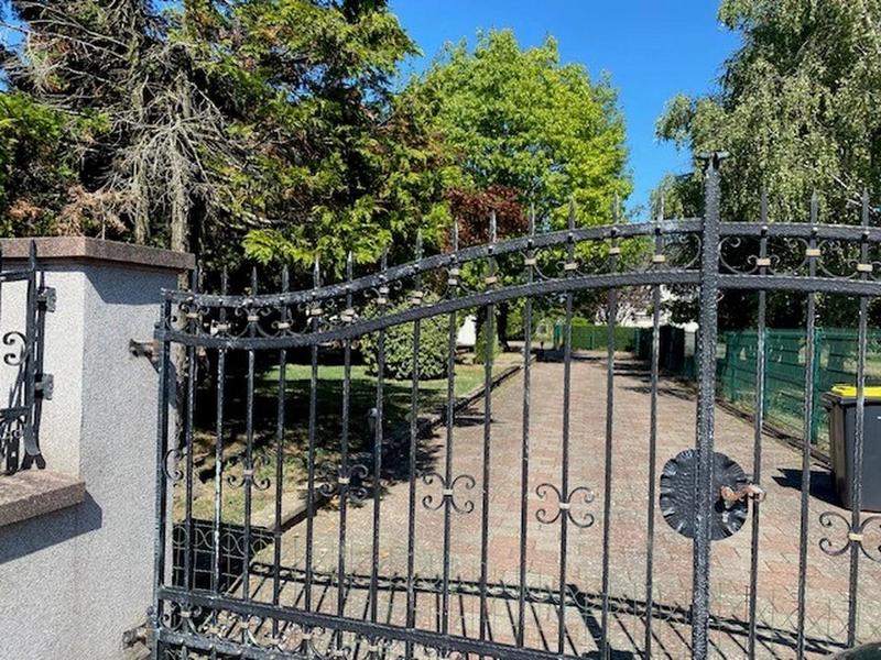 Maison - 218 m² - 9 pièces