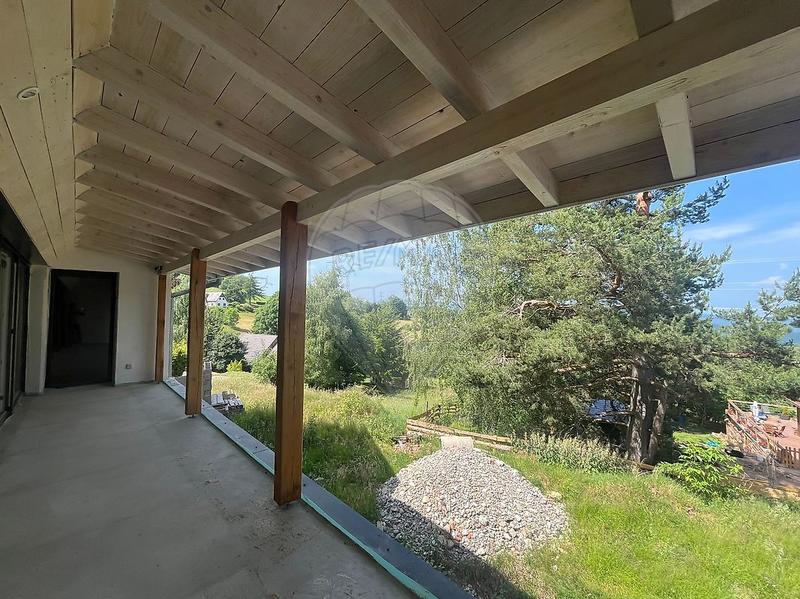 Maison - 300 m² - 10 pièces