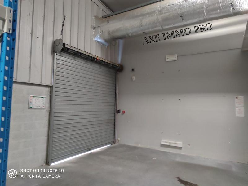 Local commercial - 1 854 m² - 5 pièces