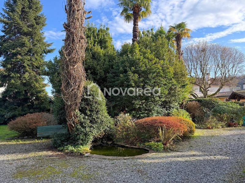 Maison - 265 m² - 10 pièces