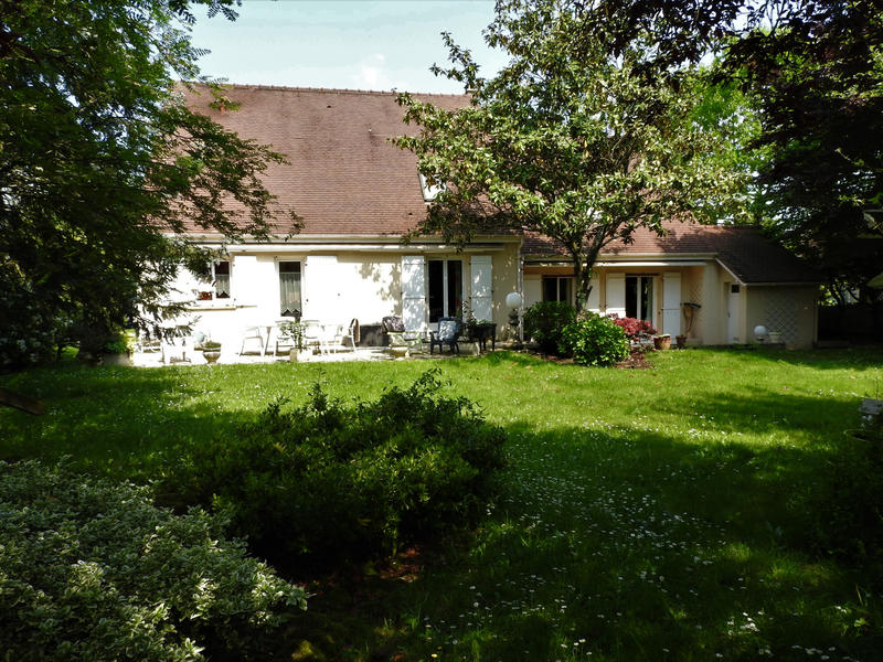 Maison - 202 m² - 8 pièces