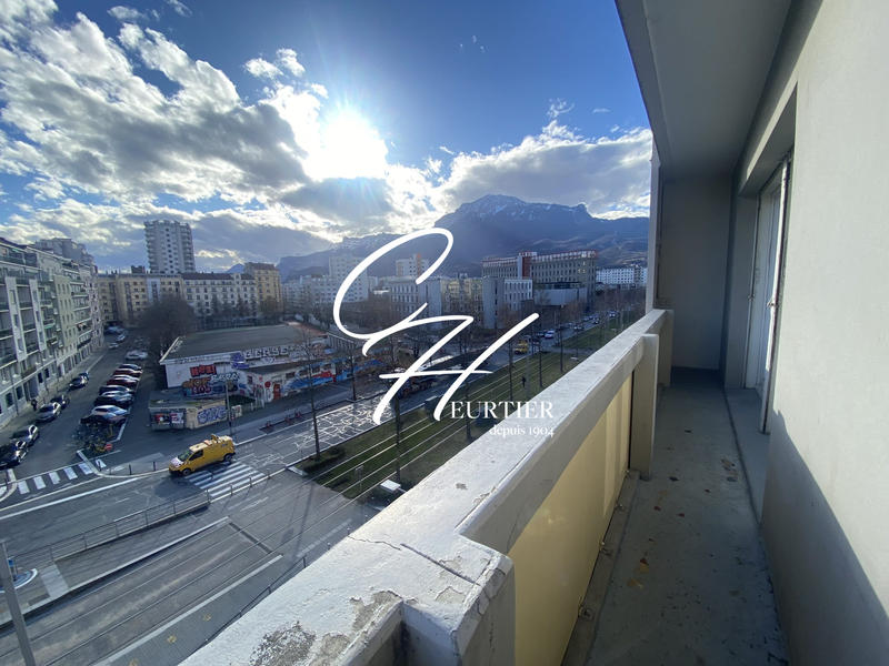 Appartement - 96 m² - 3 pièces