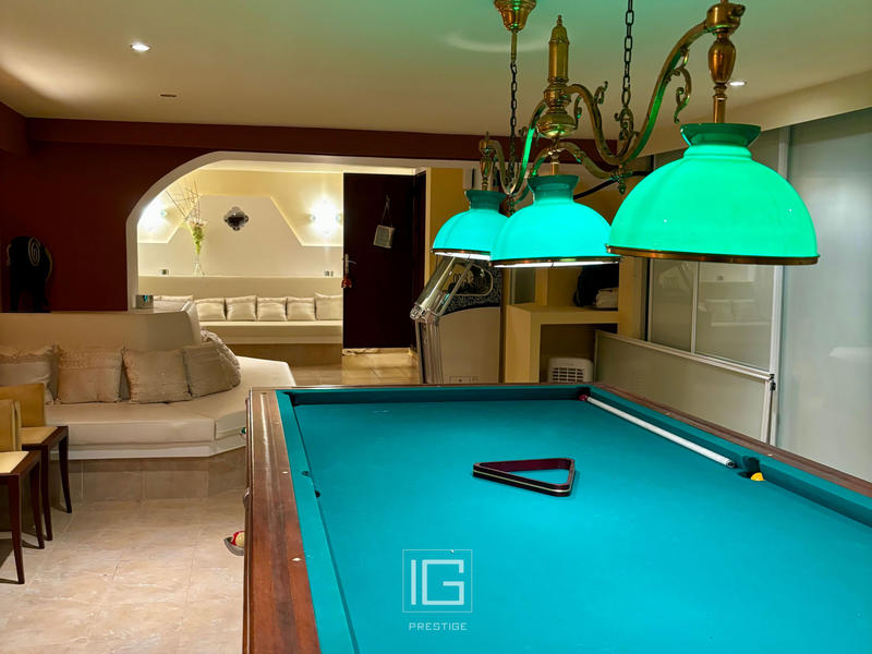 Propriété - 350 m² - 6 pièces