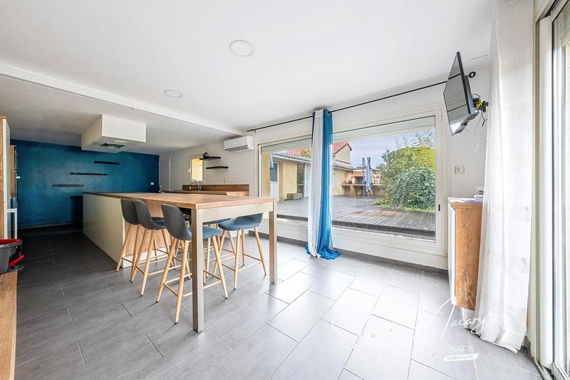 Maison - 168 m² - 7 pièces