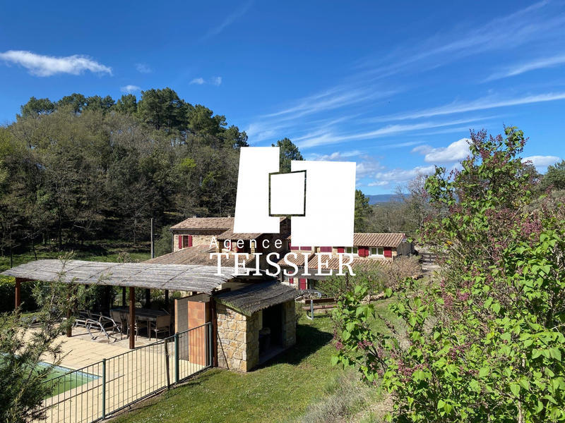 Mas - 221 m² - 11 pièces