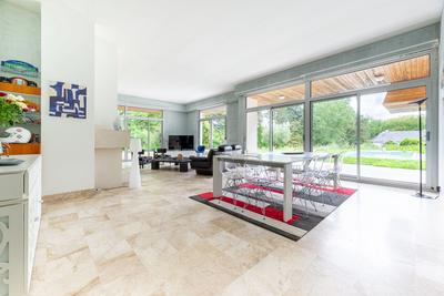Maison - 371 m² - 9 pièces