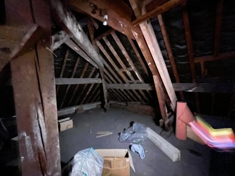 Maison - 415 m² - 9 pièces