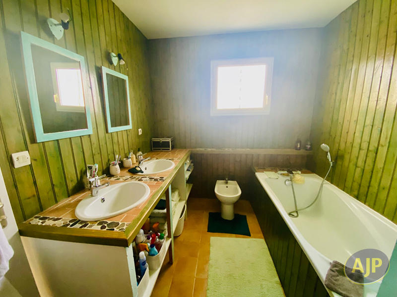 Maison - 105 m² - 5 pièces