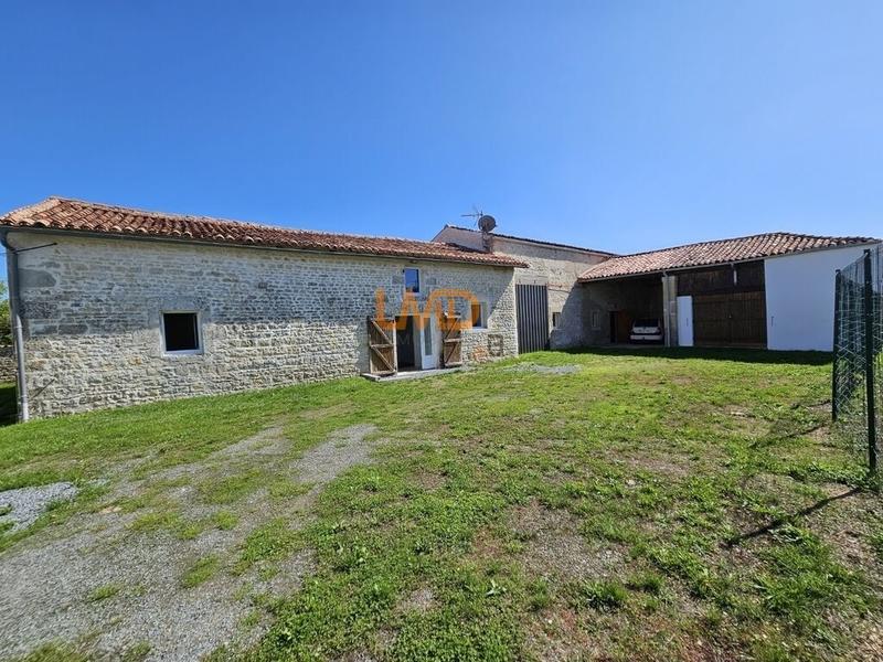 Maison en pierre - 62 m² - 2 pièces