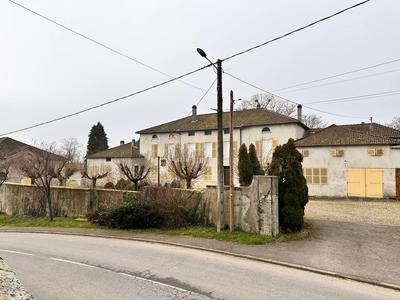 Maison - 400 m² - 12 pièces