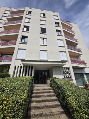 Studio - 38 m² - 1 pièce