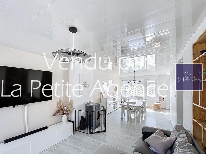 Maison - 99 m² - 6 pièces