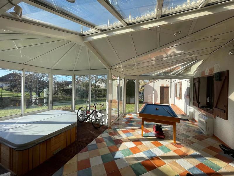 Maison - 205 m² - 7 pièces