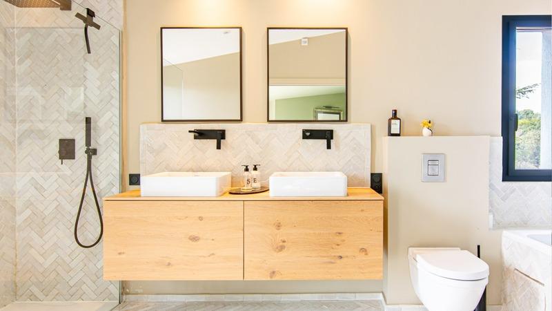 Propriété - 409 m² - 9 pièces