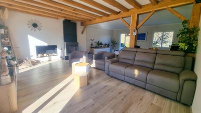 Maison - 240 m² - 8 pièces